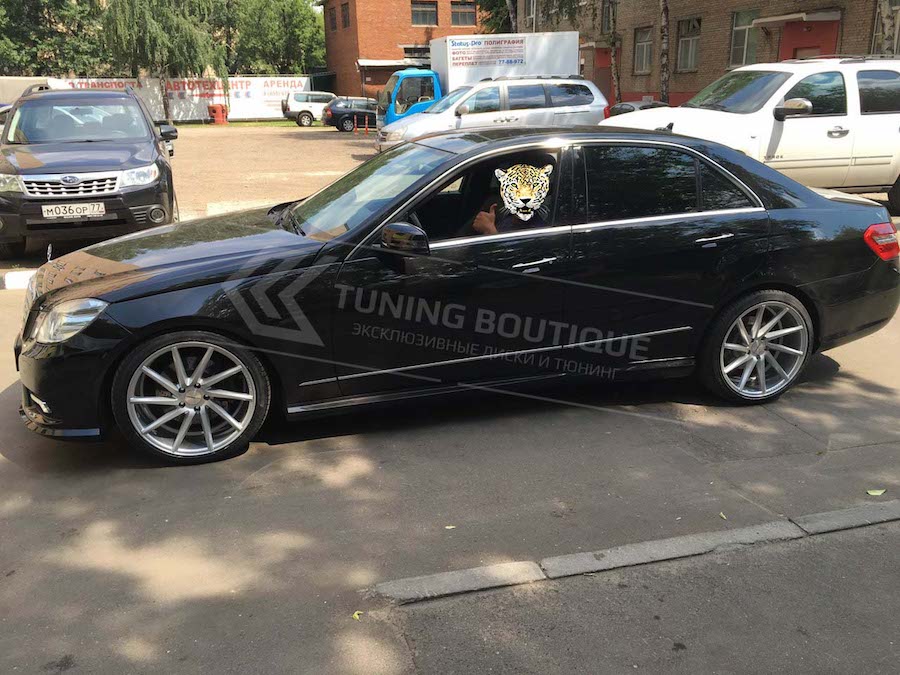 Mercedes E Class на 19" дисках Vossen CVT Silver фото 1